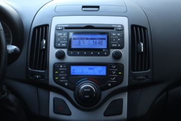 Hyundai i30 I CW 2.0 143KM 2008 Hyundai i30 2.0 CVVT, Klima, Klimatronic, zdjęcie 11