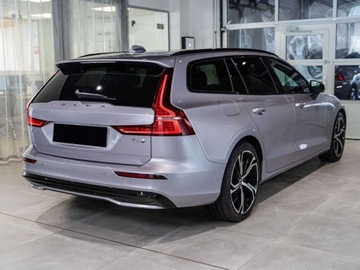 Volvo V60 II  2025 VOLVO V60 T6 AWD Plug-In Hybrid Plus Dark Combi (398 KM) 2025, zdjęcie 2