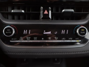 Toyota Corolla XII Sedan Facelifting 1.5 VVT-i 125KM 2023 Toyota Corolla 1.5 VVT-i, Salon Polska, zdjęcie 12