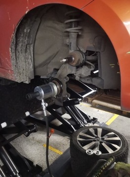 Siłownik hydrauliczny przelotowy 20 ton do wyciągania wtrysków