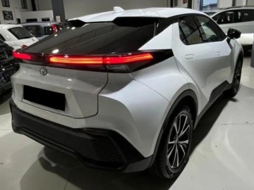 Toyota C-HR II SUV 1.8 Hybrid 140KM 2025 Od ręki - Style 1.8 Hybrid 140KM | Podgrzewane fotele!, zdjęcie 4