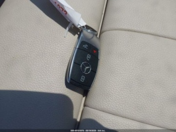Mercedes GLB 2023 Mercedes-Benz GLB 2023 MERCEDES-BENZ GLB 250 4MATIC 2.0 Benzyna 221KM, zdjęcie 10
