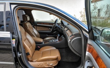 Audi A8 D3 Sedan 4.2 V8 TDI 326KM 2009 Audi A8 4,2TDI (326KM) 2009 r. Quattro Long Lift 4.1 Diesel 326KM, zdjęcie 11