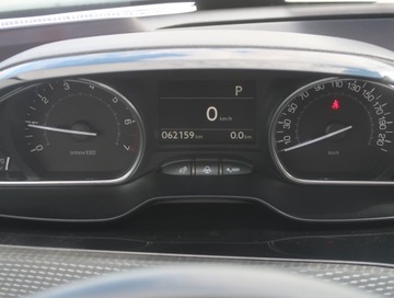 Peugeot 2008 I SUV Facelifting 1.2 PureTech 110KM 2018 Peugeot 2008 1.2 PureTech, Salon Polska, zdjęcie 10