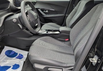 Peugeot 2008 II e-SUV Facelifting Elektryczny 50kWh 136KM 2024 Peugeot 2008 e-2008 50kWh Allure SalonPL Nowy Model Bogata Wersja Od Reki, zdjęcie 8