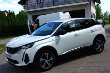 Peugeot 3008 II Plug-In Hybrid Facelifting 1.6 HYBRID 225KM 2023 Peugeot 3008 1.6 Hybrid 225KM EAT8 Allure Bezwypadkowy Serwisowany Ladne A, zdjęcie 5