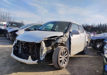 Suzuki Swift V Hatchback 3d Facelifting 1.2 VVT 94KM 2015 Suzuki Swift I rej 2016r, 1.3 Benzyna. Uszkodzony lewy przod i prawy tyl., zdjęcie 1