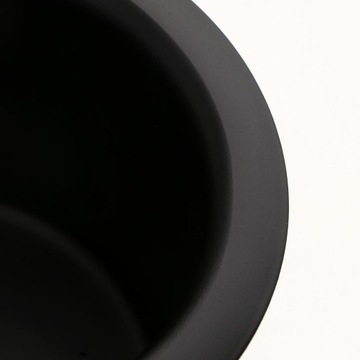 12 . Черный утопленный подстаканник из сплава для