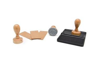 STEMPEL DREWNIANY PIECZĄTKA gryf okrąg 50 mm logo