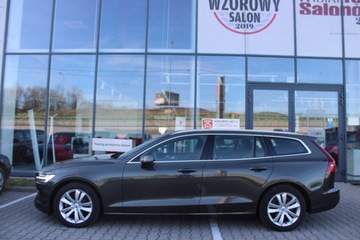 Volvo V60 II  Kombi 2.0 D3 150KM 2019 Volvo V60 Momentum, zdjęcie 5