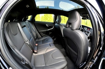Volvo V40 II 2019 Volvo V40 2.0 T2 122KM RDesign Panorama Skóra, zdjęcie 8