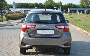 Toyota Yaris III Hatchback 5d Facelifting 2017 1.0 VVT-i 72KM 2020 Toyota Yaris GWARANCJA, 2020r, 1.0 Benzyna, Niski przebieg, Bogate wyposaz, zdjęcie 19