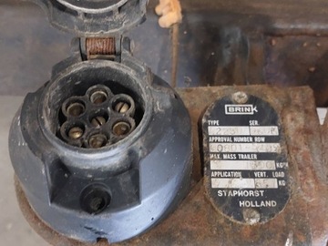 ZAŘÍZENÍ(HÁK) TÁŽNÝ + TABULKA SVAZEK PASSAT B4 SEDAN