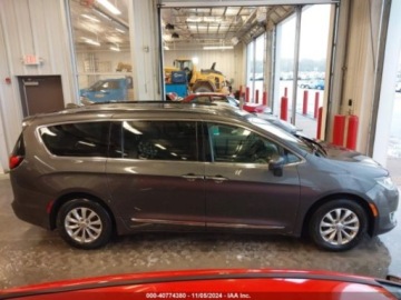 Chrysler Pacifica II 2018 Chrysler Pacifica Chrysler Pacifica Touring L 3.6 Benzyna 287KM, zdjęcie 7