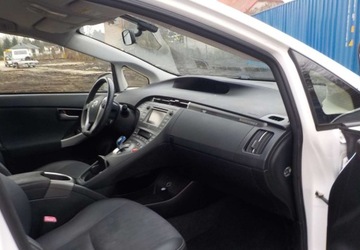 Toyota Prius III 2013 Toyota Prius Plug-In Okazja 1.8 Hybryda Plug-in 100KM, zdjęcie 14