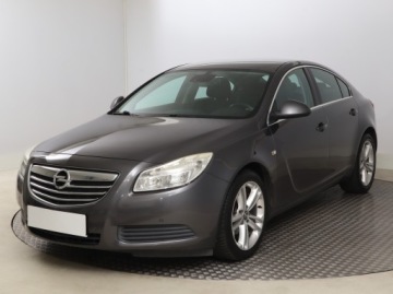 Opel Insignia I Hatchback 2.0 CDTI ECOTEC 130KM 2010 Opel Insignia 2.0 CDTI, Automat, Navi, Klima, zdjęcie 1