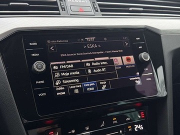 Volkswagen Passat B8 Variant Facelifting 1.5 TSI EVO 150KM 2023 Volkswagen Passat reflektory LED kamera nawigacja tempomat aktywny FV, zdjęcie 25