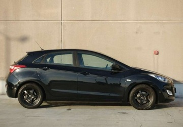 Hyundai i30 II Hatchback 5d 1.6 GDI 135KM 2015 Hyundai i30 1.6B 135KM Grzana kierownica i, zdjęcie 3