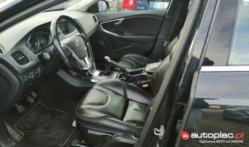 Volvo V40 II Hatchback 1.6 D2 115KM 2015 Volvo V40 II 1.6 1,6 D2 OCEAN RACE, zdjęcie 10