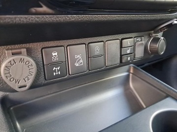 Toyota Hilux VIII Podwójna kabina Facelifting 2.8 D-4D 204KM 2023 Toyota Hilux 2.8 D-4D Double Cab Invincible 4x4 Hi, zdjęcie 20