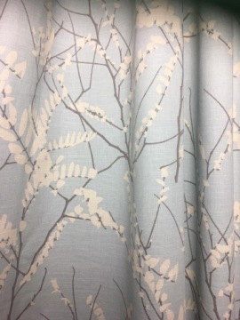 Готовая штора с лентой Листья, ширина 145х195.