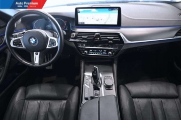 BMW Seria 5 G30-G31 Limuzyna Facelifting 3.0 540i 333KM 2023 BMW Seria 5 540i xDriveFV23Adaptacyjny Reflektor LEDM Kierownica Skorzana, zdjęcie 10