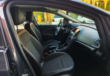 Opel Astra J Sedan 1.4 Twinport ECOTEC 100KM 2014 Opel Astra Opel Astra 1.4 Active 1.4 Benzyna 100KM, zdjęcie 6