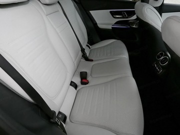 Mercedes GLC C254/X254 Coupe 2.0 220d 197KM 2025 GLC Coupe 220 d 4-Matic AMG Line 2.0 (197KM) 2025, zdjęcie 12