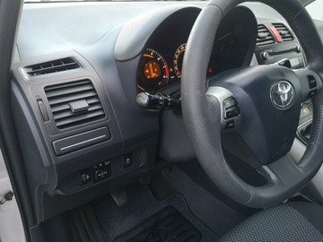 Toyota Auris I Hatchback 5d Facelifting 1.6 Valvematic 132KM 2011 Toyota Auris 1.6 Benzyna 132KM Klimatr LIFT Isofix, zdjęcie 11