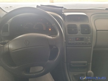 Renault Laguna I Kombi 1.8 16V 120KM 1999 Renault Laguna 1.8i Klimatronik Bezwypadkow I wlasciciel 1.8 Benzyna, zdjęcie 13