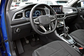 Volkswagen T-Roc I SUV Facelifting 1.5 TSI ACT 150KM 2024 Volkswagen T-Roc Bezwypadkowy / Salon Polska /, zdjęcie 9