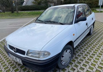 Opel Astra F Sedan 1.4 i 60KM 1998 Opel Astra 1.4 Benzyna Okazja