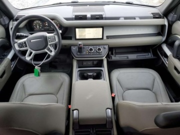 Land Rover Defender IV (L663) 2024 Land Rover Defender 2024, 2.0L, 4x4, 110 S, od ubezpieczalni 2.0 Benzyna, zdjęcie 6