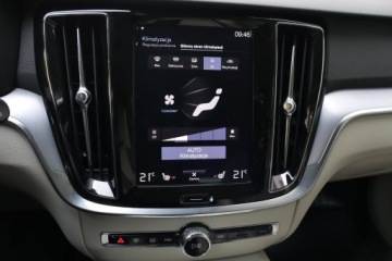 Volvo V60 I Kombi Facelifting 2.0 D3 DRIVE-E 150KM 2018 Volvo V60 D3 2.0, Skóra, Navi, Klima, Klimatronic, zdjęcie 15