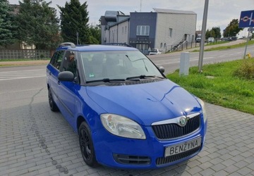 Skoda Fabia II Kombi 1.4 i 16V 85KM 2009 Skoda Fabia 1.4MPi 86KM Kombi Klima 1.4 Benzyna 86KM, zdjęcie 2