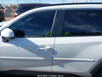 Toyota 2024 Toyota RAV4 2024r., XLE, od ubezpieczalni 2.5 Benzyna 203KM, zdjęcie 3