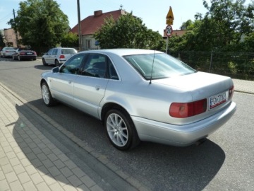 Audi A8 D2 Sedan 3.7 230KM 1996 Audi A8 AUTOMATSKORYKLIMATYZACJAXENONY 3.7 Benzyna 230KM, zdjęcie 2
