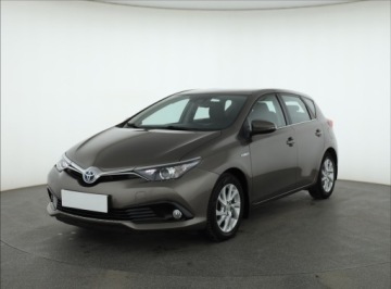 Toyota Auris II Hatchback 5d Facelifting 1.8 Hybrid 136KM 2018 Toyota Auris Hybrid, Salon Polska, Automat, Klima, zdjęcie 1