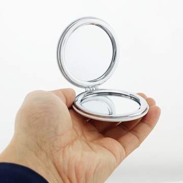 МАЛЕНЬКОЕ ЗЕРКАЛО-УВЕЛИЧЕНИЕ ДЛЯ КАРМАННОЙ СУМКИ