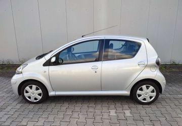 Toyota Aygo I Hatchback 3d 1.0 VVT-i 68KM 2009 Toyota Aygo Toyota Aygo I Klima ,serwis ,lift Benzyna 68KM, zdjęcie 1