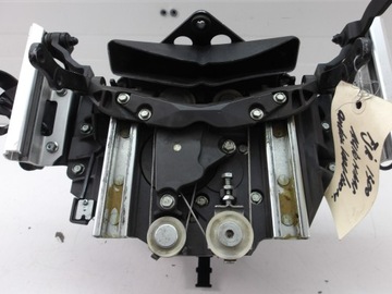 Yamaha FJR 1300 06-12 оконный механизм крепления рамы
