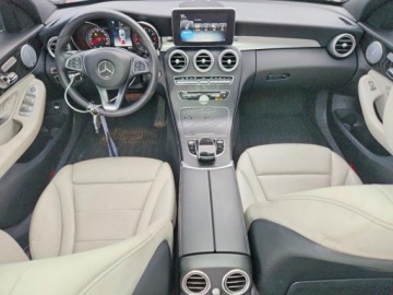 Mercedes Klasa C W205 2018 Mercedes-Benz Klasa C 2018 MERCEDES-BENZ C 300 4MATIC 2.0 Benzyna 252KM, zdjęcie 8