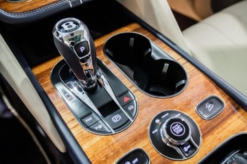 Bentley Bentayga 2021 Bentley Bentayga V8 2021, Bezwypadkowy 4.0 Benzyna 542KM, zdjęcie 18