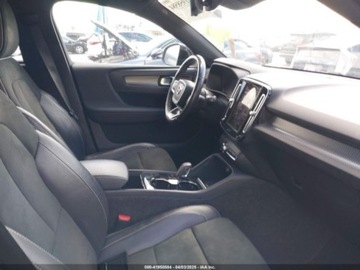 Volvo XC40 2021 Volvo XC 40 Recharge Pure Electric P8 2021 Elektryczny 402KM, zdjęcie 9