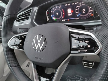 Volkswagen Tiguan II SUV Facelifting 2.0 TSI 190KM 2023 Volkswagen Tiguan R-Line Panorama Kamera Hands Free Navi El.fotele PDC Alu, zdjęcie 30