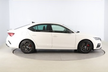 Skoda Octavia IV RS Liftback 2.0 TSI 245KM 2022 Skoda Octavia RS 2.0 TSI, Salon Polska, zdjęcie 5