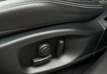 Jaguar F-Pace 2017 Jaguar F-Pace Jaguar F-Pace D200 AWD R-Dynamic HSE 90th Anniversary Edition, zdjęcie 17