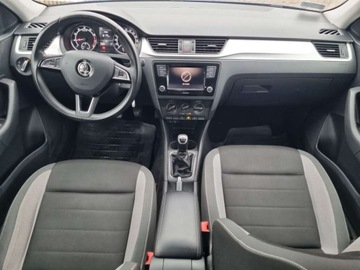 Skoda Rapid II Liftback Facelifting 1.0 TSI 110KM 2017 Skoda RAPID Skoda RAPID 1.0 TSI Ambition, polski salon, Benzyna 110KM, zdjęcie 2