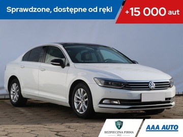 Volkswagen Passat B8 Limousine 2.0 TDI BlueMotion Technology 150KM 2016 VW Passat 2.0 TDI, Salon Polska, Serwis ASO, Navi