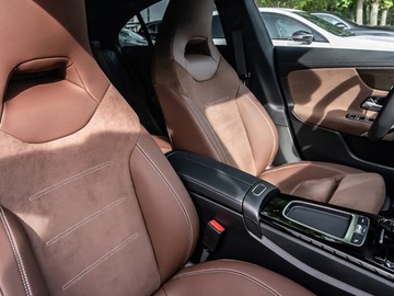 Mercedes CLA C118/X118 Coupe Facelifting 1.3 200 163KM 2025 MERCEDES-BENZ CLA 200 AMG Line Sedan 1.3 (163KM) 2025, zdjęcie 3